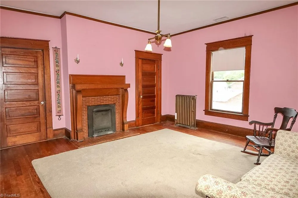 418 W Main Street Elkin, NC 28621