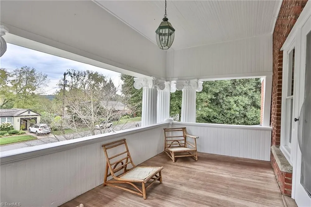 418 W Main Street Elkin, NC 28621