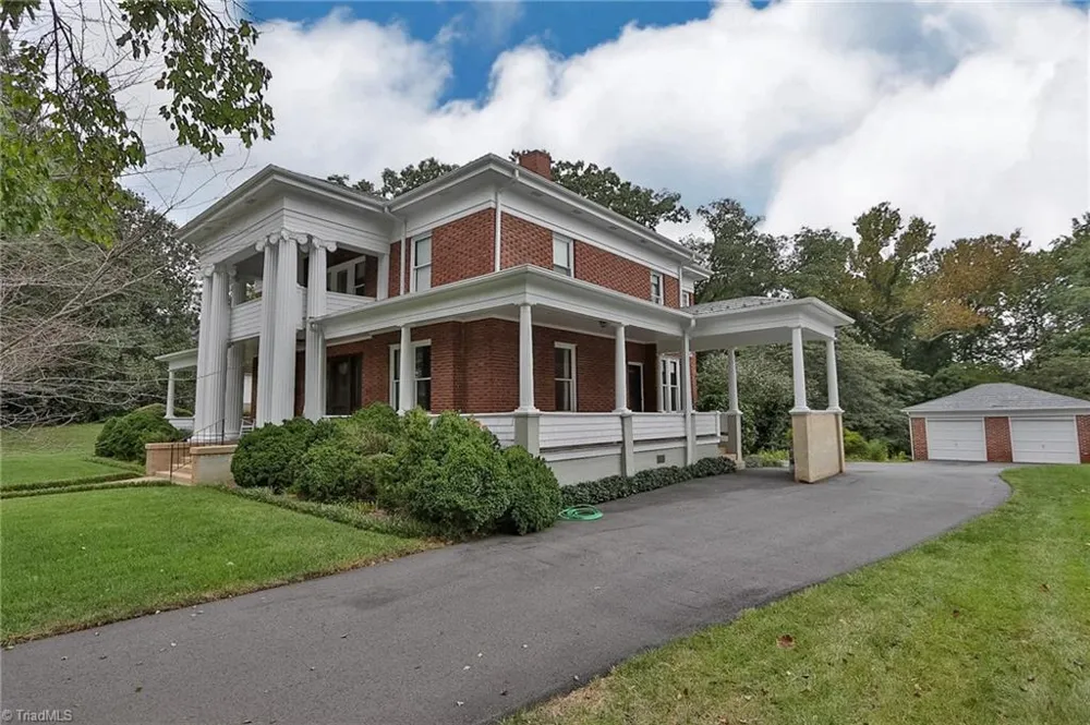 418 W Main Street Elkin, NC 28621