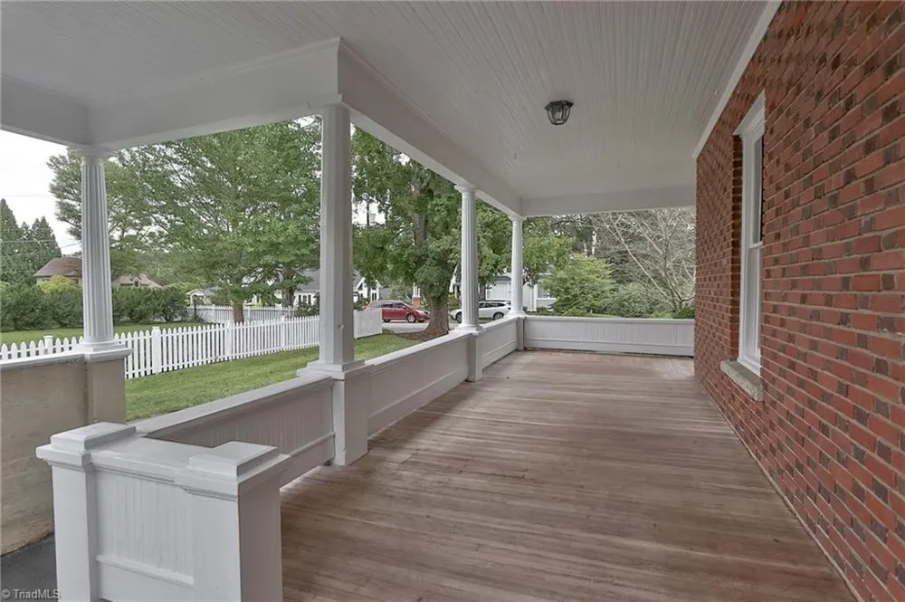 418 W Main Street Elkin, NC 28621