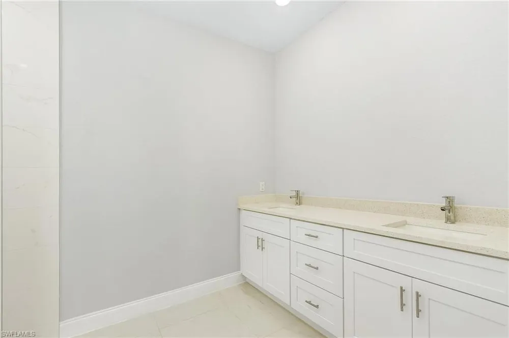 2708 Diplomat Parkway W Cape Coral, FL 33993