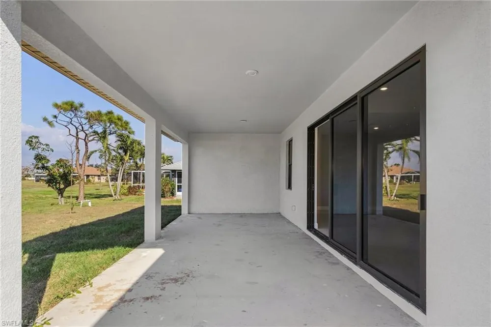 2708 Diplomat Parkway W Cape Coral, FL 33993