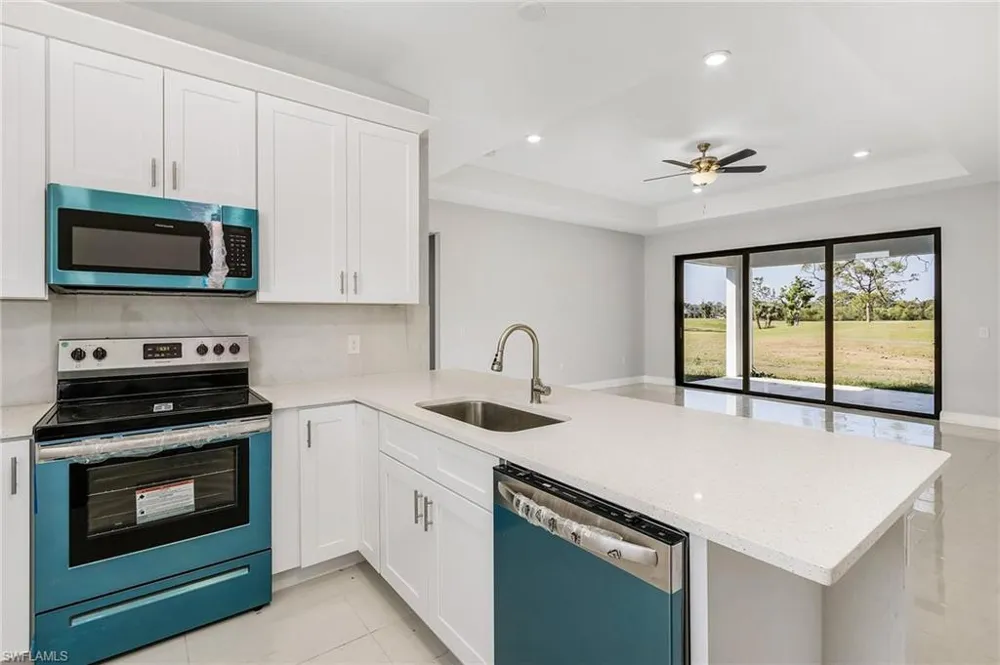 2708 Diplomat Parkway W Cape Coral, FL 33993