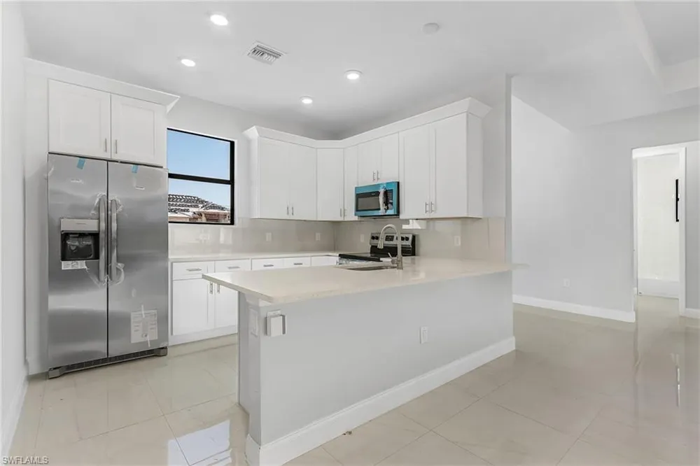2708 Diplomat Parkway W Cape Coral, FL 33993