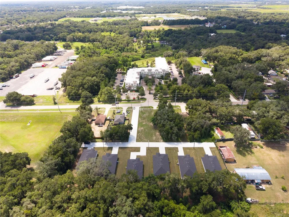 423 E 13TH STREET Apopka, FL 32703