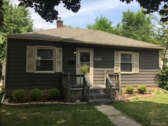 2021 BARRETT AVENUE Royal Oak City, MI 48067