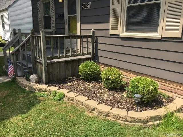2021 BARRETT AVENUE Royal Oak City, MI 48067