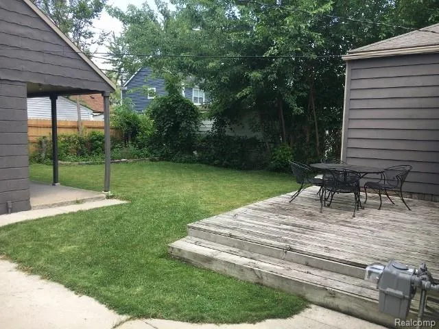 2021 BARRETT AVENUE Royal Oak City, MI 48067