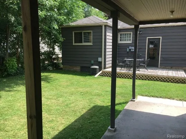 2021 BARRETT AVENUE Royal Oak City, MI 48067