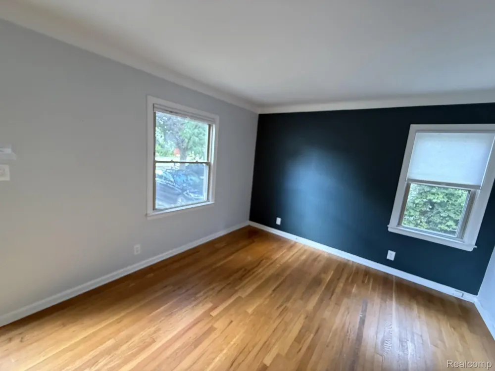 2021 BARRETT AVENUE Royal Oak City, MI 48067