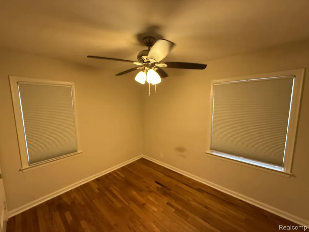 2021 BARRETT AVENUE Royal Oak City, MI 48067