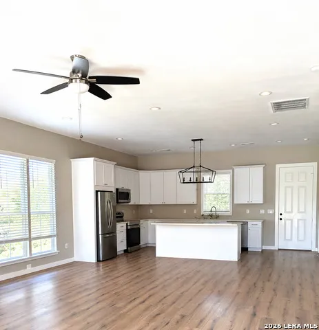910 COUNTRY CLUB DR Seguin, TX 78155