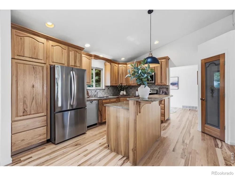 3035 Lakeshore Drive Longmont, CO 80503
