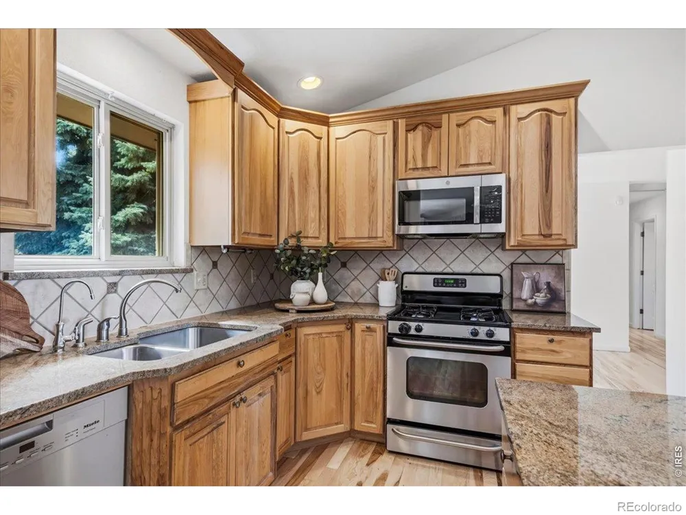 3035 Lakeshore Drive Longmont, CO 80503