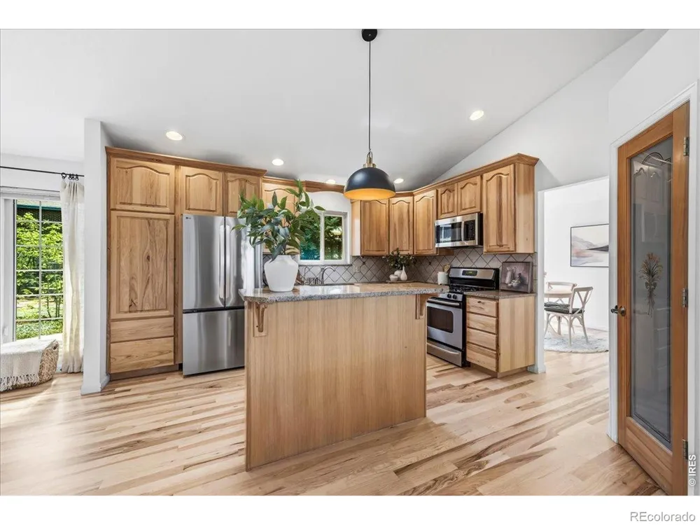 3035 Lakeshore Drive Longmont, CO 80503