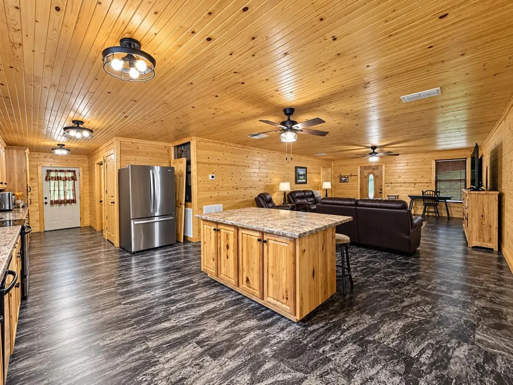 292 Bill Stickley Road Zavalla, TX 75980