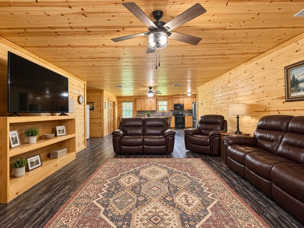 292 Bill Stickley Road Zavalla, TX 75980