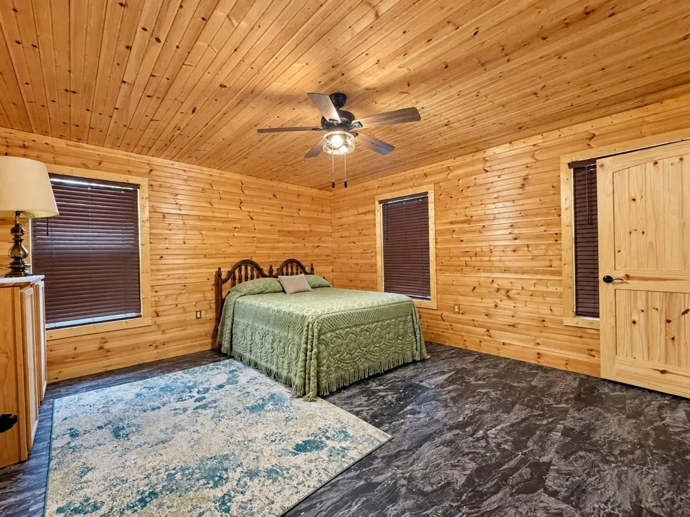 292 Bill Stickley Road Zavalla, TX 75980
