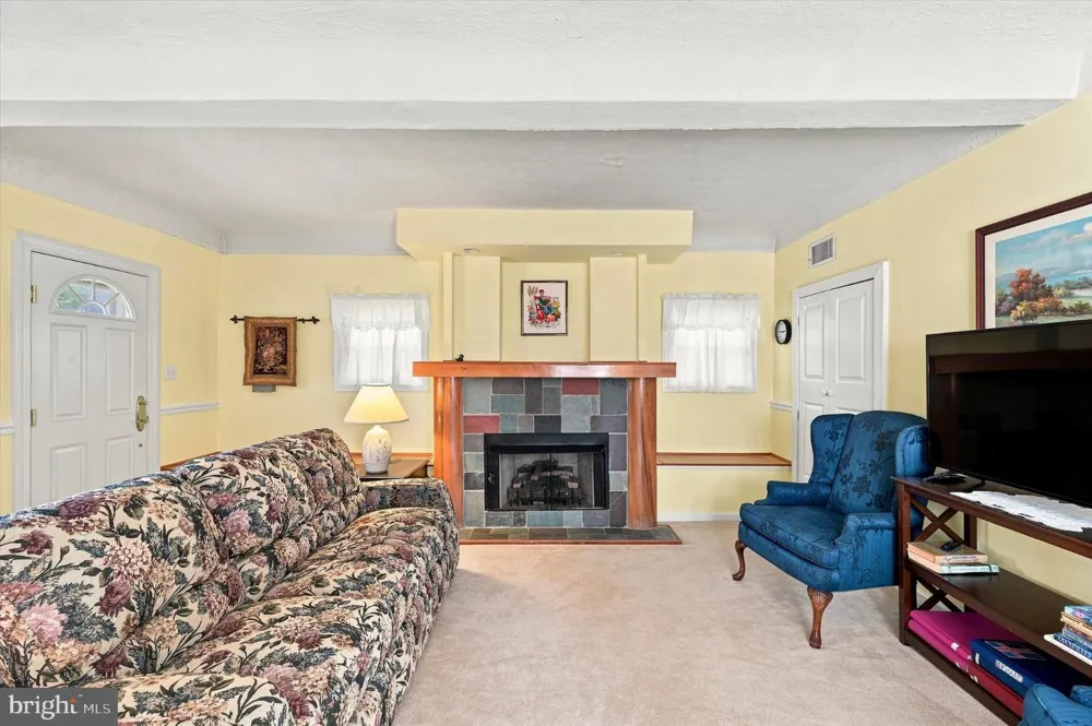 35 E TURNBULL AVENUE Havertown, PA 19083