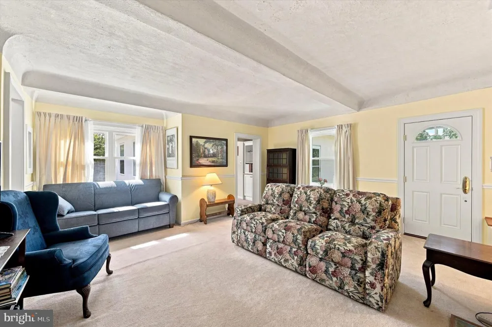 35 E TURNBULL AVENUE Havertown, PA 19083