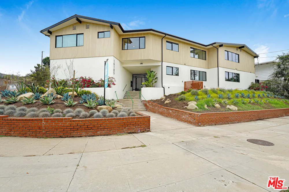 16185 W Sunset Blvd Pacific Palisades, CA 90272