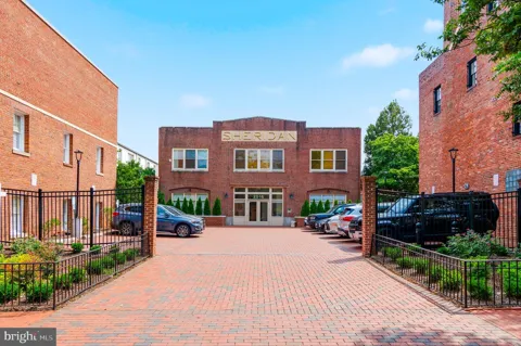2516 Q STREET NW #209
