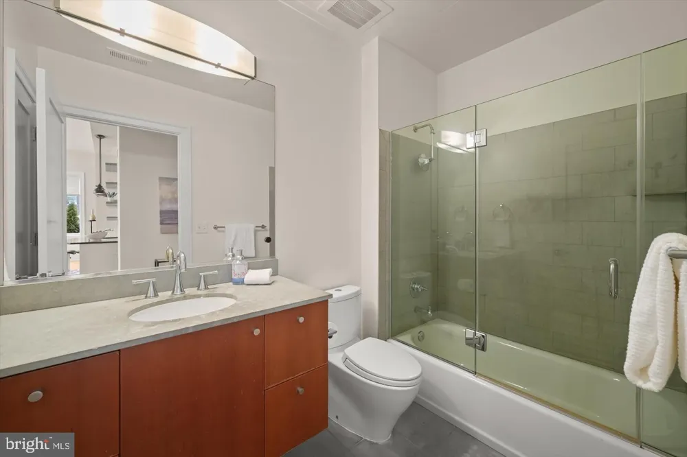 2516 Q STREET NW #209 Washington, DC 20007