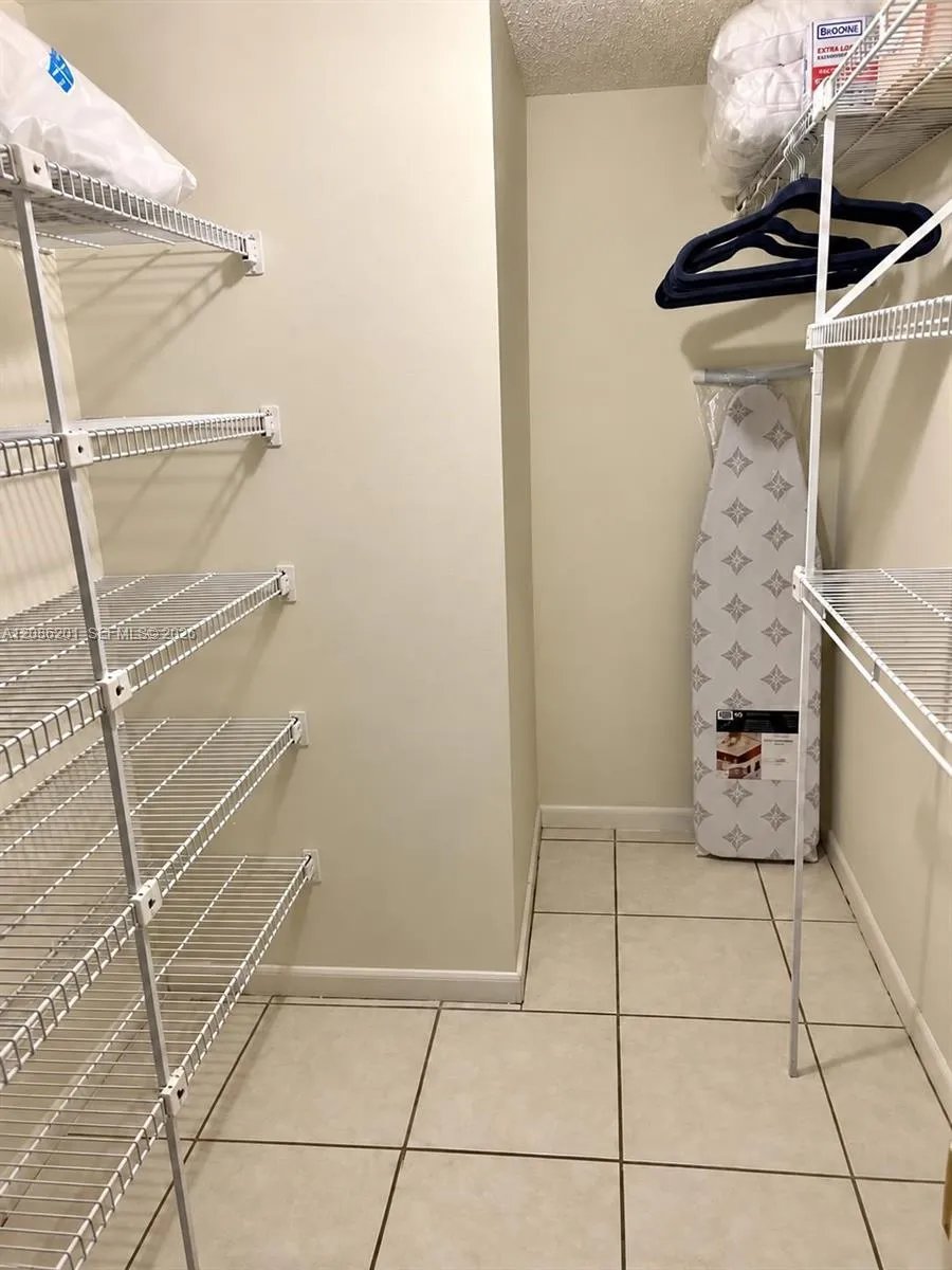 250 181st Dr #413 Sunny Isles Beach, FL 33160