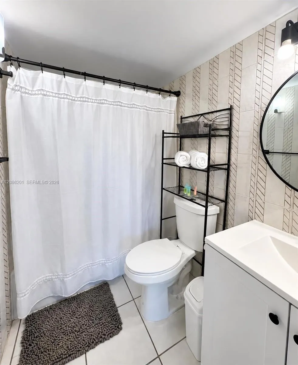 250 181st Dr #413 Sunny Isles Beach, FL 33160