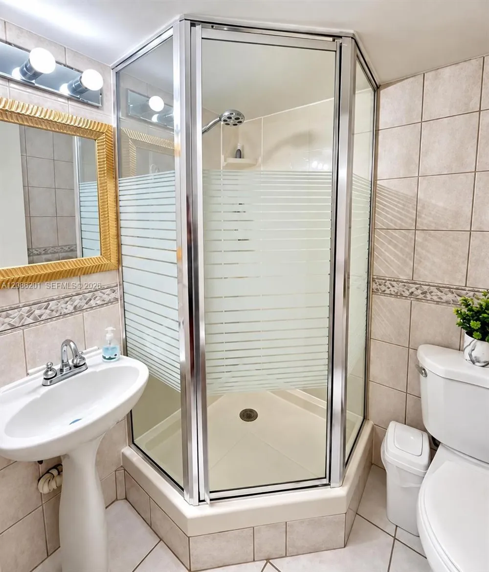 250 181st Dr #413 Sunny Isles Beach, FL 33160