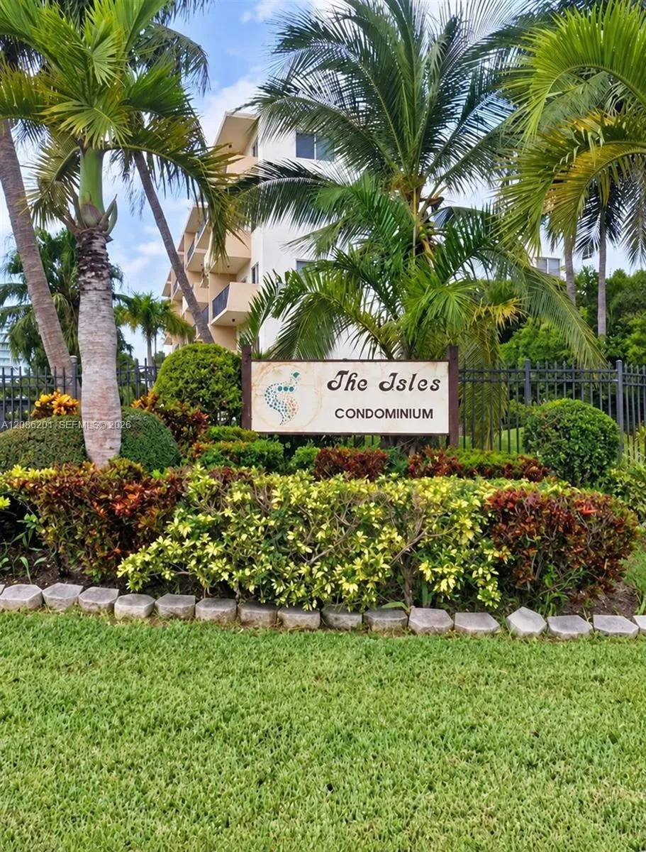 250 181st Dr #413 Sunny Isles Beach, FL 33160