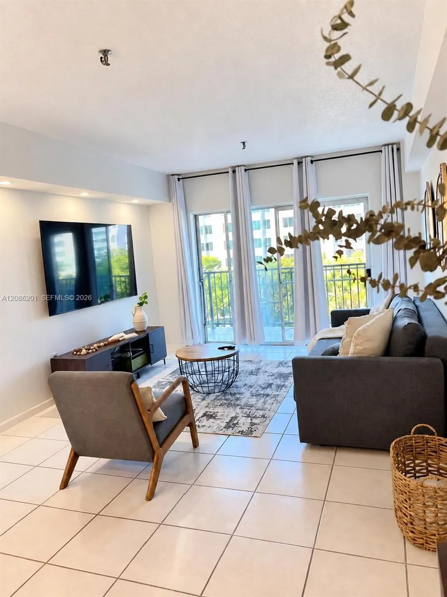 250 181st Dr #413 Sunny Isles Beach, FL 33160