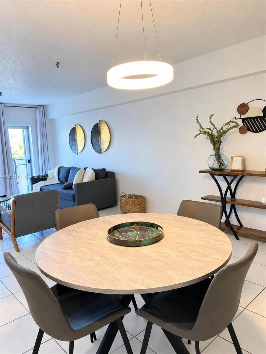 250 181st Dr #413 Sunny Isles Beach, FL 33160