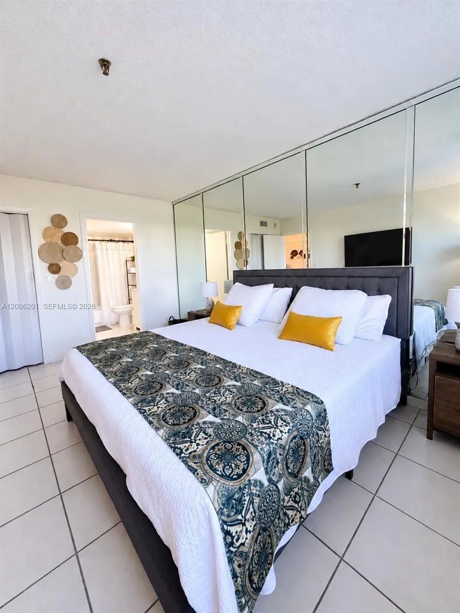 250 181st Dr #413 Sunny Isles Beach, FL 33160