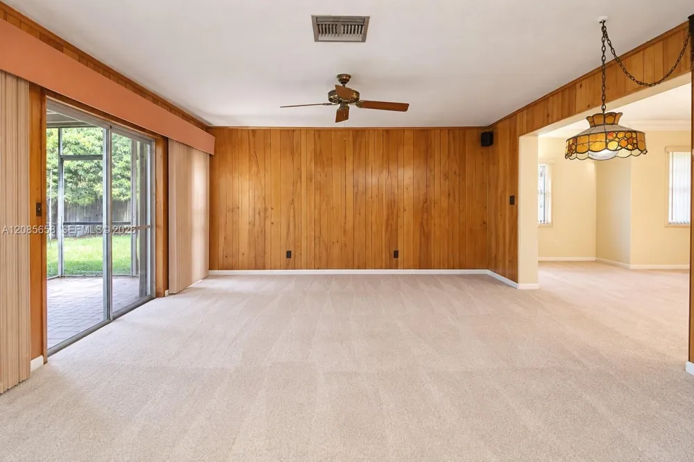 14961 Egan Ln Miami Lakes, FL 33014