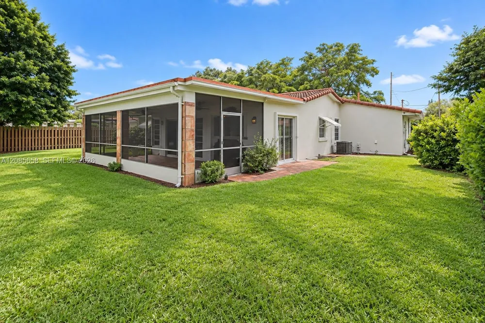 14961 Egan Ln Miami Lakes, FL 33014