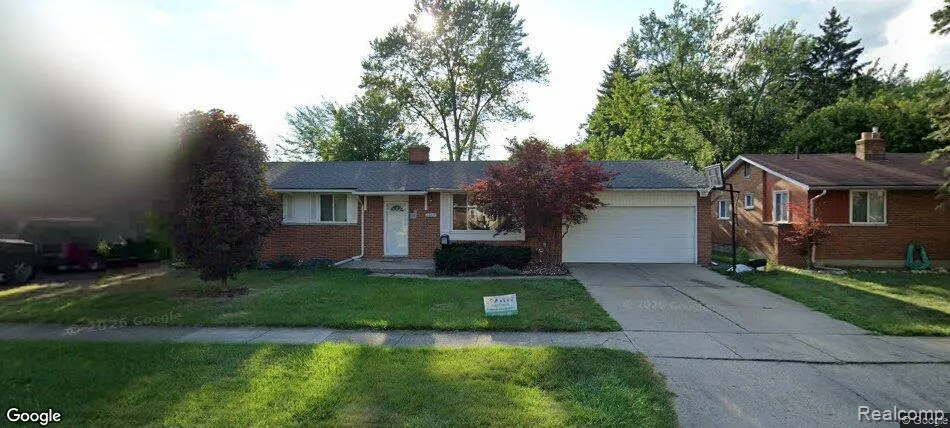 36431 Ledgestone Street Clinton Charter Township, MI 48035