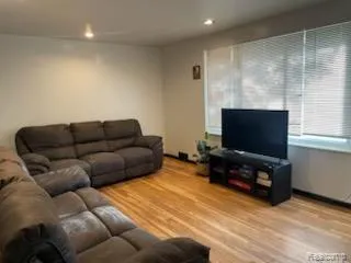 36431 Ledgestone Street Clinton Charter Township, MI 48035
