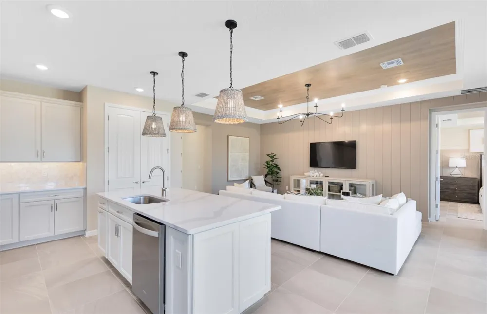 2603 CLEAR NIGHT AVENUE Kissimmee, FL 34744