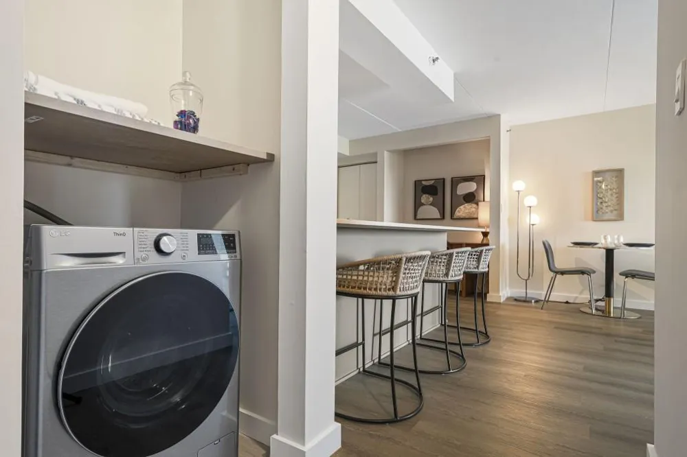 2460 Peachtree Road NE #301 Atlanta, GA 30305