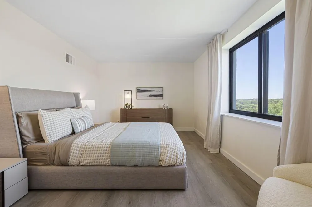 2460 Peachtree Road NE #301 Atlanta, GA 30305