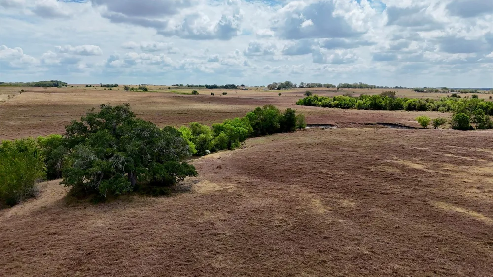 4 County Road 366 Shiner, TX 77984