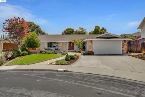 1460 Calais Ct
