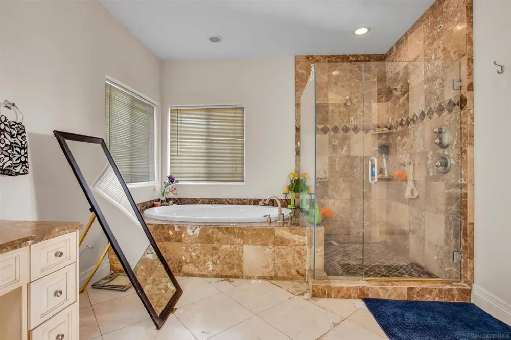 12811 Jackson Hill Dr El Cajon, CA 92021