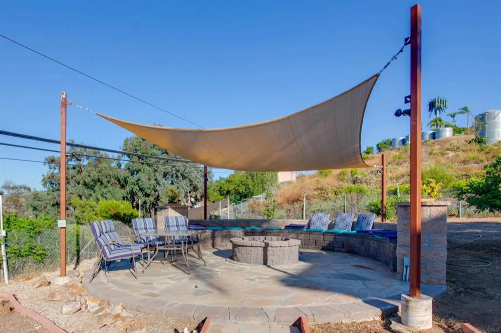 12811 Jackson Hill Dr El Cajon, CA 92021