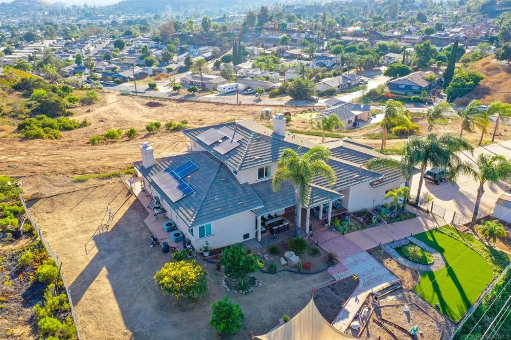 12811 Jackson Hill Dr El Cajon, CA 92021