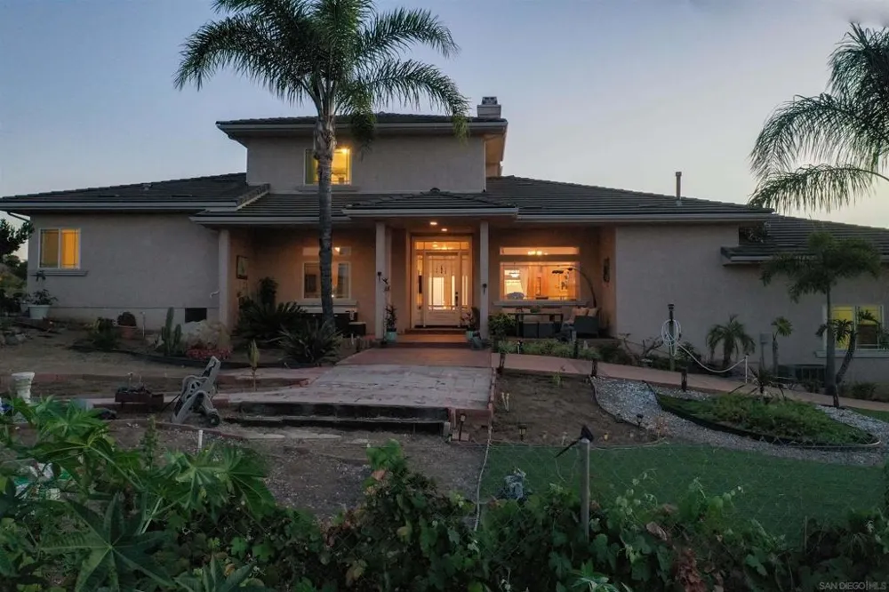 12811 Jackson Hill Dr El Cajon, CA 92021