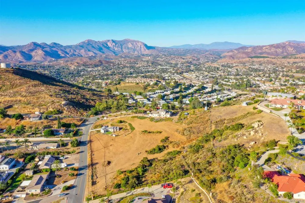 12811 Jackson Hill Dr El Cajon, CA 92021