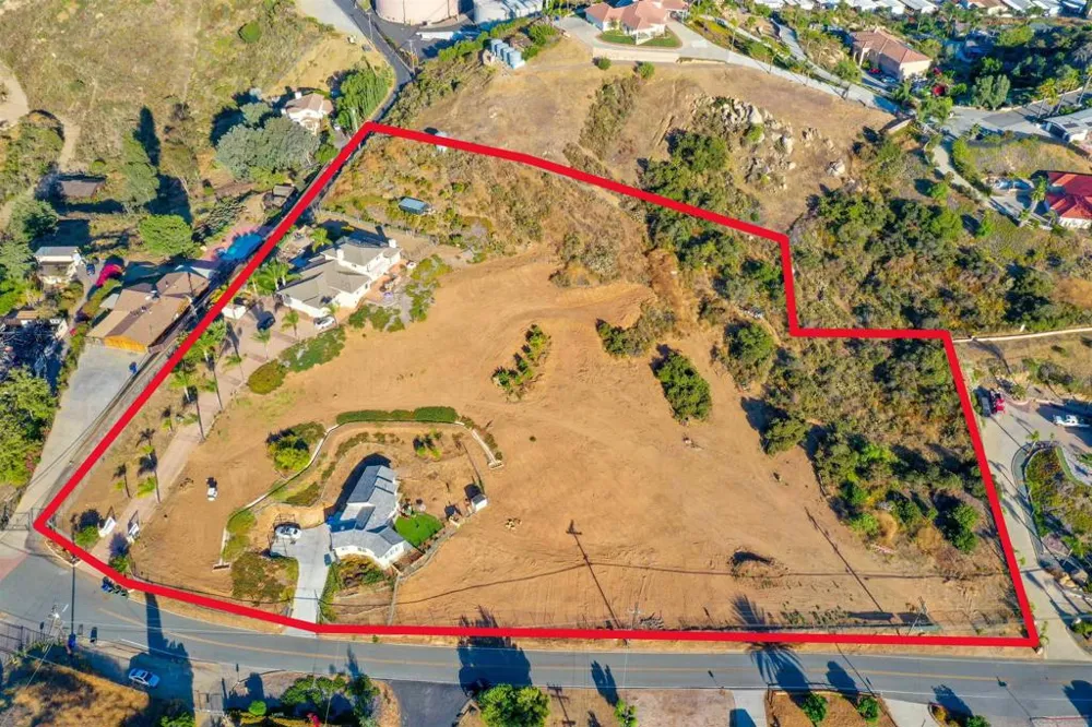 12811 Jackson Hill Dr El Cajon, CA 92021