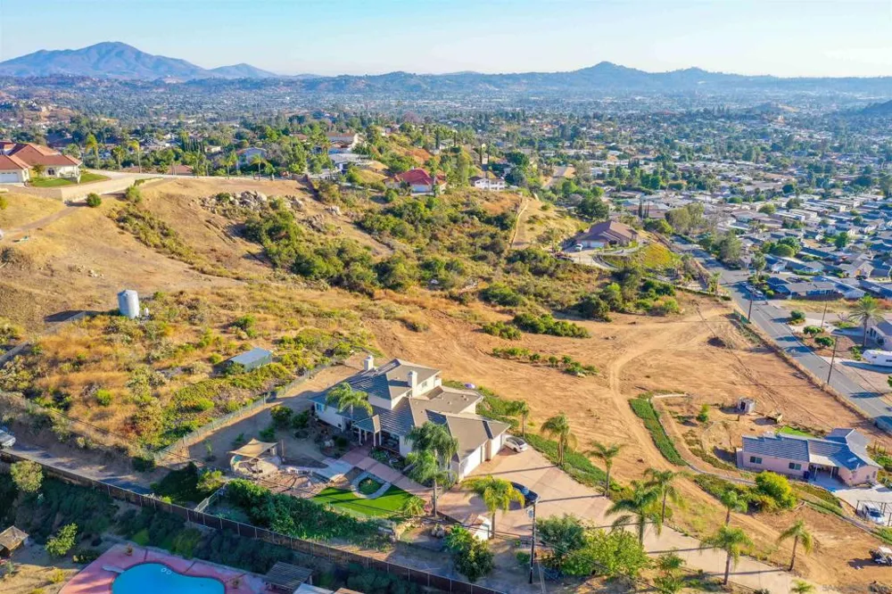 12811 Jackson Hill Dr El Cajon, CA 92021